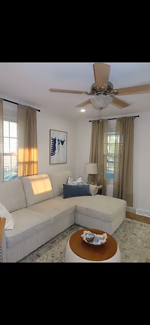 3 bed, 792 sqft, $2,000 — Photo 3