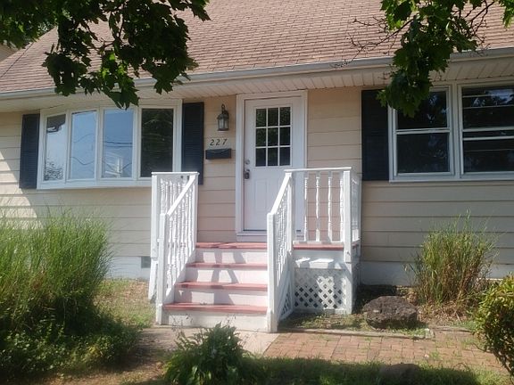 2nd image of 227 Angle Ave