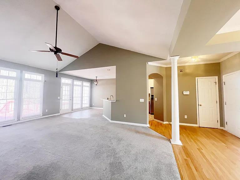 206 Hyde Park Ln — Photo 18