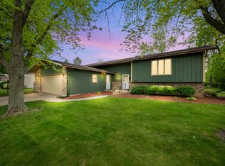 122 Mattek Ave, Dekalb, IL 60115