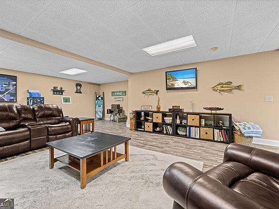 5th image of 426 Handrops Ln