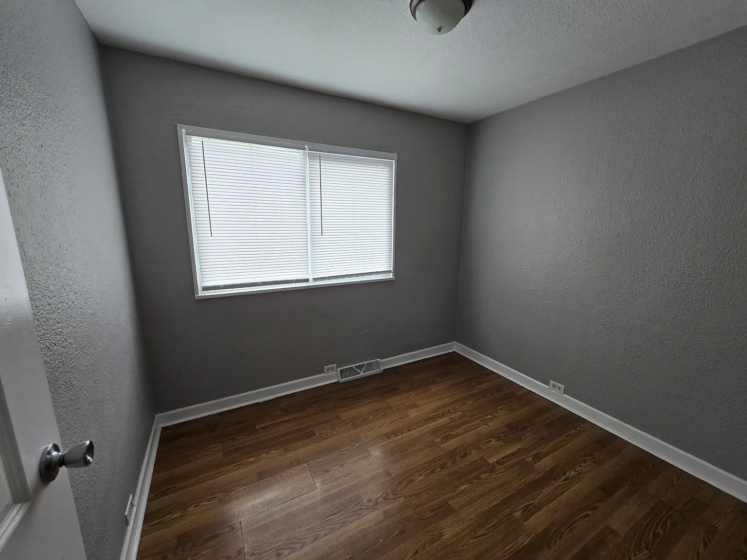 1010 Kinyon St - 1 — Photo 4