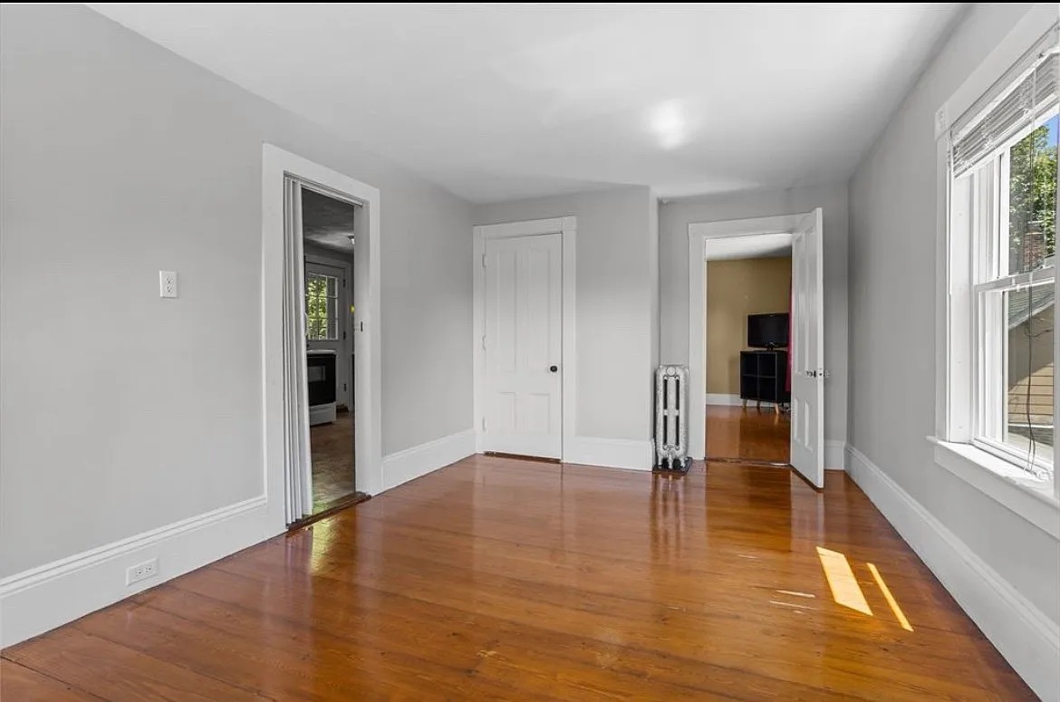 2 bed, 1000 sqft, $2,500 — Photo 3