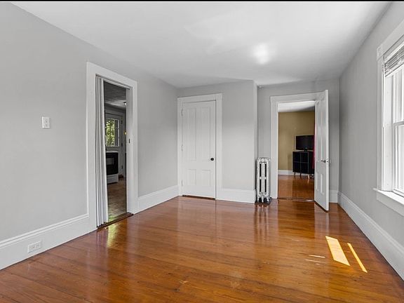 4th image of 30 Auburn St Floor 2