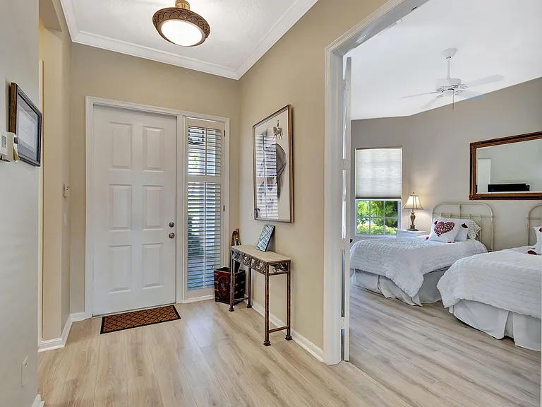 2941 Twin Oaks Way — Photo 3