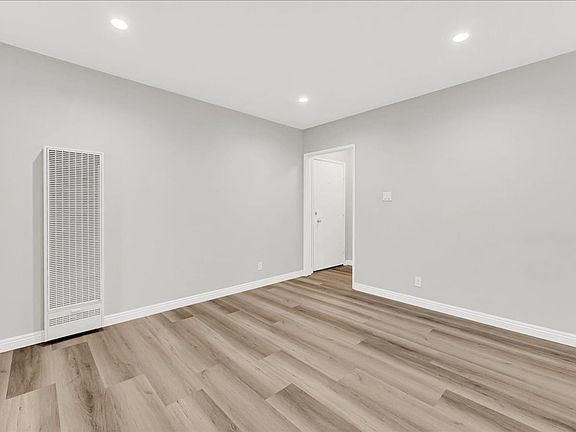 2nd image of 12761 Pacific Ave APT 4