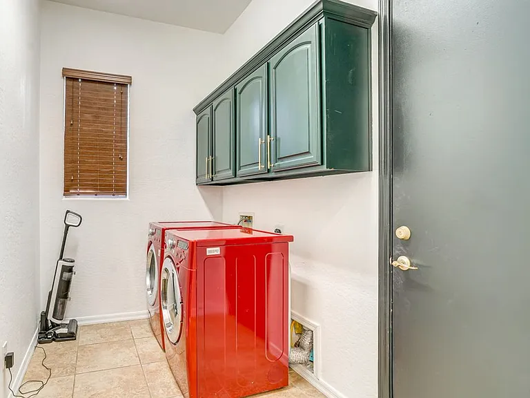 845 W Village Pkwy — Photo 15