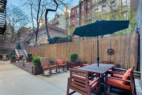 Sold by Sotheby's International Realty | media 8