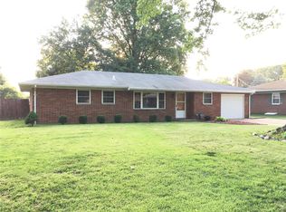 409 Longview Dr, Belleville, IL