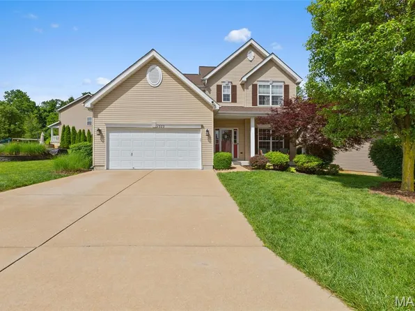 1323 Woodside Dr, Arnold, MO 63010