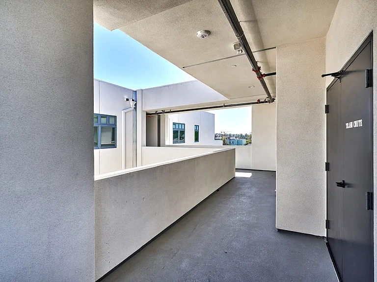 The Catalina — Photo 25