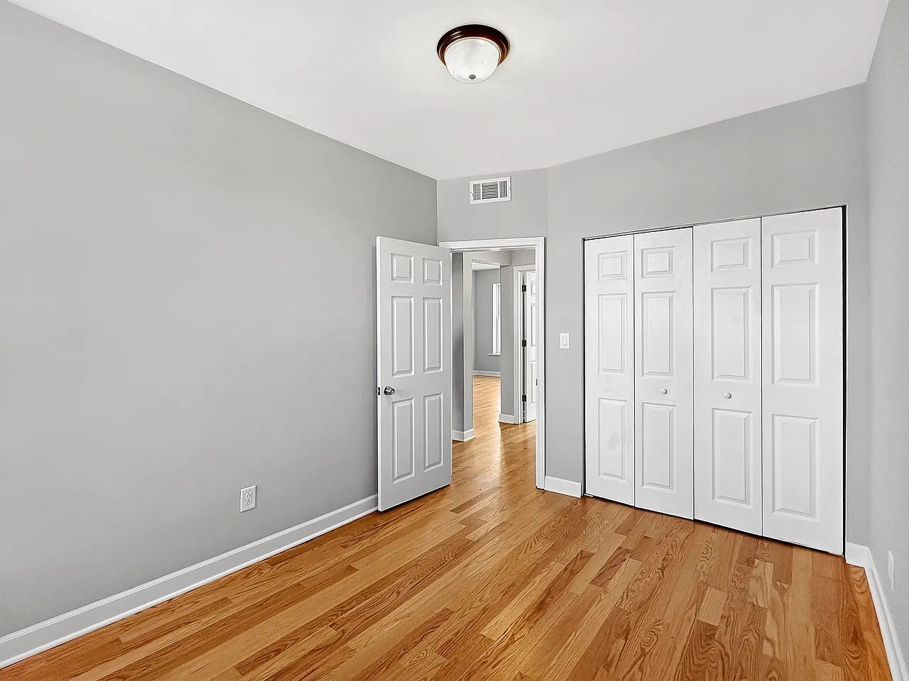2 bed, 800 sqft, $2,450 — Photo 4