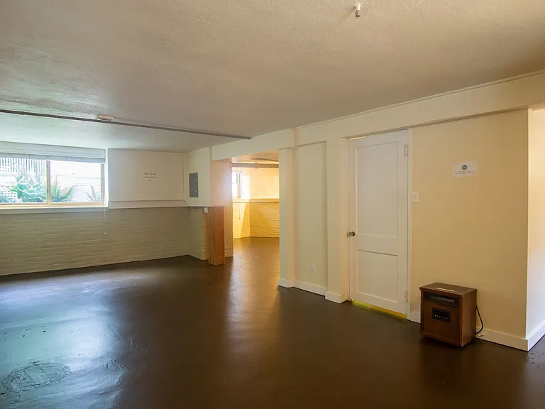 2266 NW Johnson St #4 — Photo 4