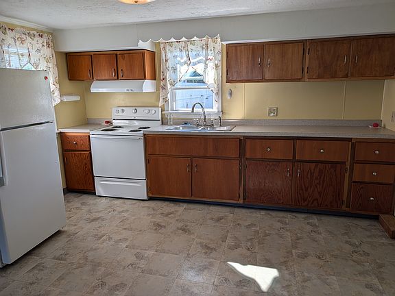 2nd image of 1827 Willard St #B