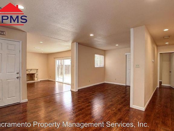 4th image of 3055 Rosemont Dr