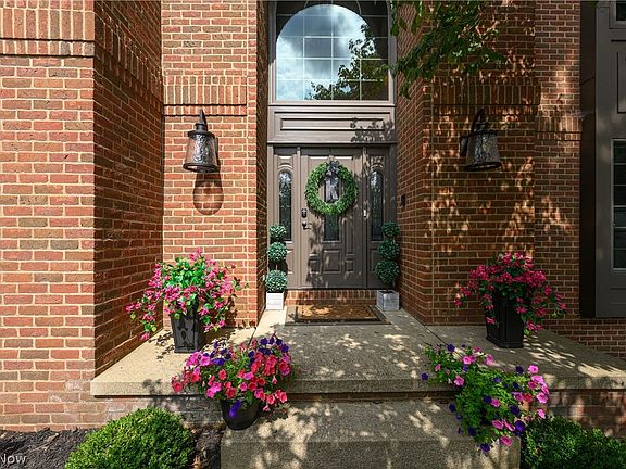 4th image of 4063 Dunoon Cir NW