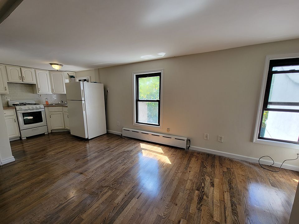 1st image of 388 17th St #3A