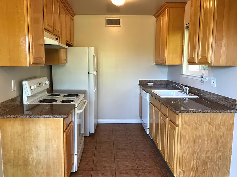 815 E 4th Ave #5 — Photo 6