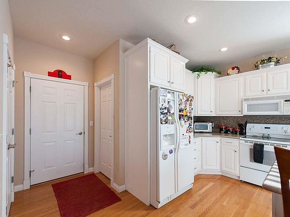 5th image of 3750 S Claybridge Dr