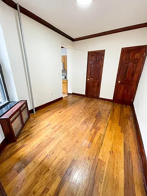 Rented by City Connections Realty | media 2