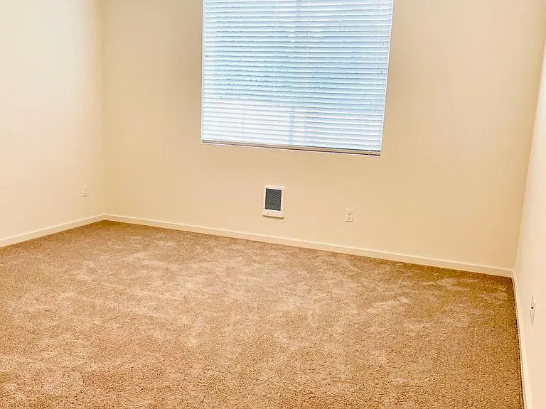 8406 55th Pl NE — Photo 10