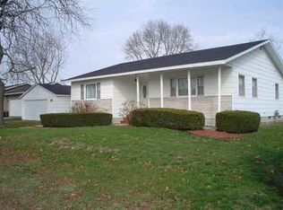 110 Evergreen St, Hanover, IL 61041