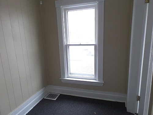 3rd image of 740 16th St #2