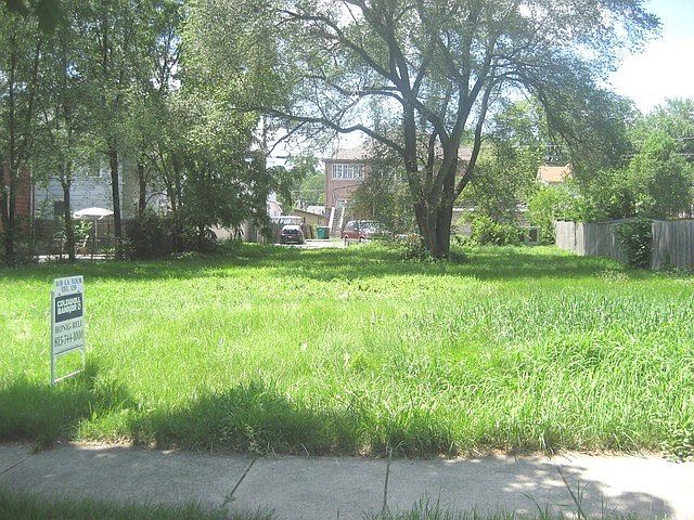 2nd image of 505 N Broadway St
