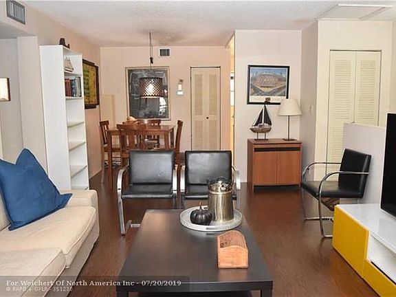 4th image of 702 Gardens Dr APT 201