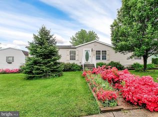 7 Osprey Cir, Hanover, PA 17331