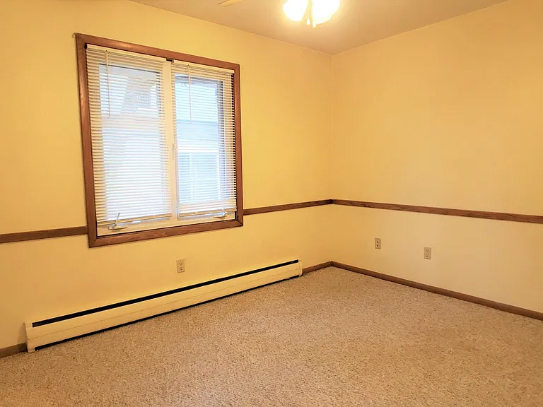 1709 Como Ave SE #4 — Photo 8