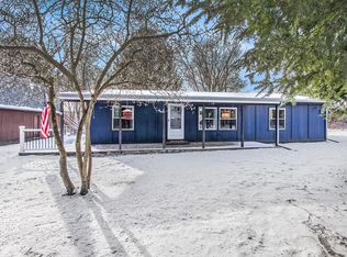 22557 Barton Rd, Pinckney, MI 48169