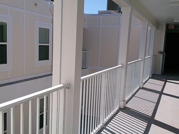 5th image of 814 1st St N APT 301