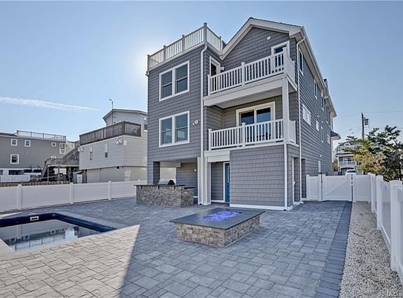 5th image of 1001 N Barnegat Ave