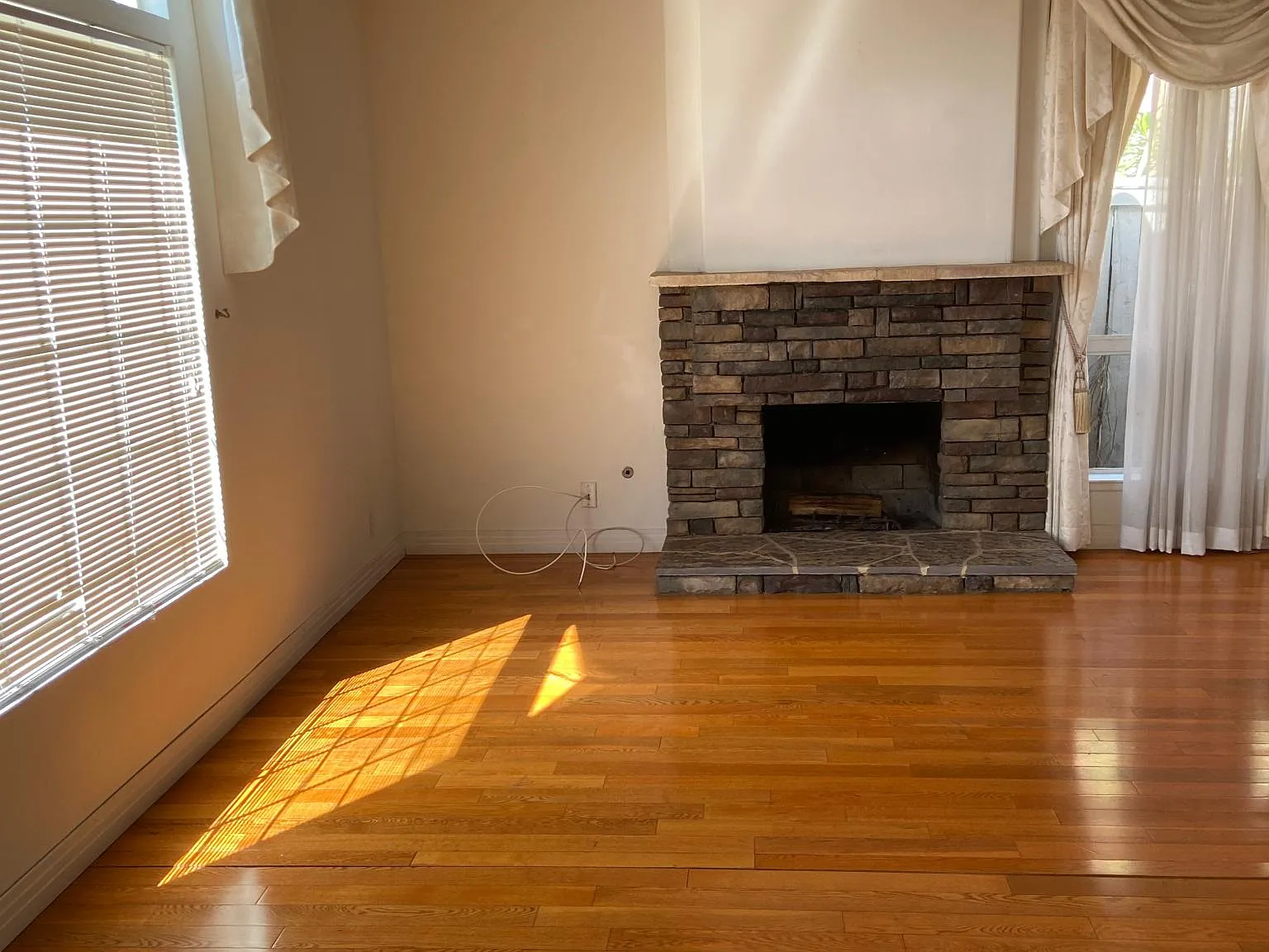 3 bed, 1482 sqft, $4,500 — Photo 2