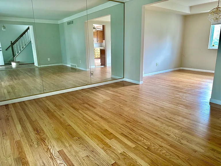 32307 Cambridge Dr — Photo 4