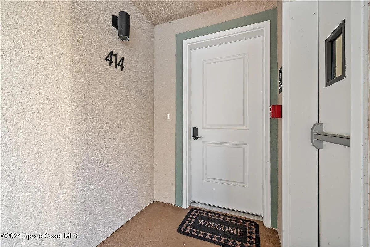 3 bed, 3.5 bath, 1715 sqft, $3,300 — Photo 4