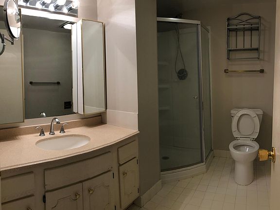 4th image of 12550 Lake Ave
