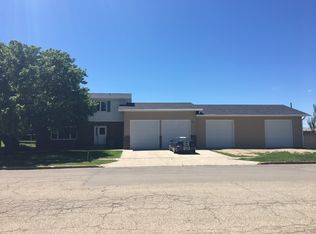 111 1st St NE, Rolla, ND 58367