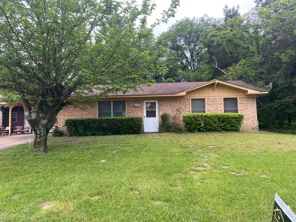 301 Campbell St, Daingerfield, TX 75638