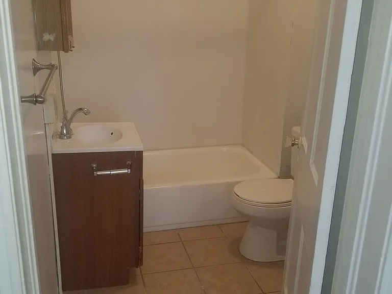 1702 Norwood St — Photo 14