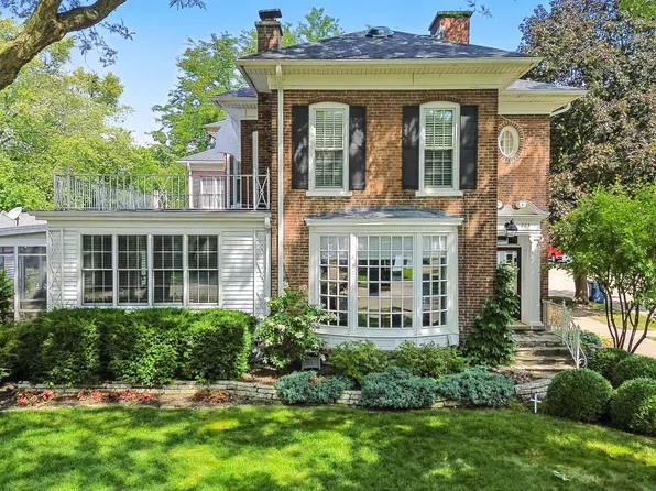 223 E Boyd St, Dixon, IL 61021