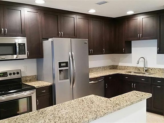 2nd image of 171 Golden Gate Pt APT 6