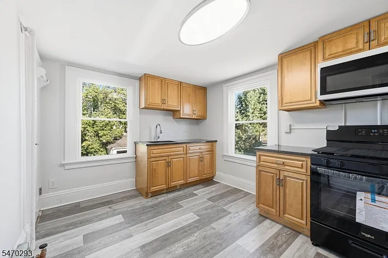 1 bed, 1.0 bath, $1,700 — Photo 4