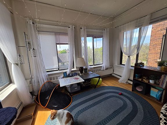 3rd image of 2564 N Lake Dr APT 7