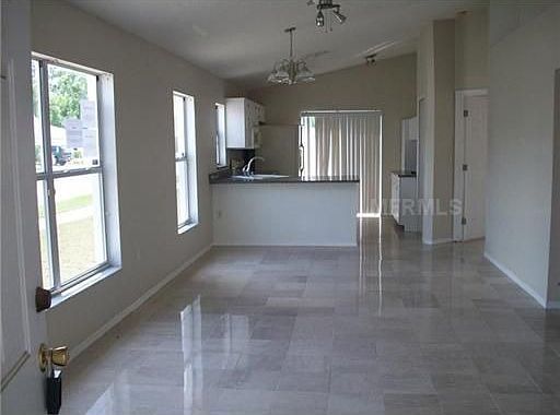 3rd image of 2204 Hannah Ln