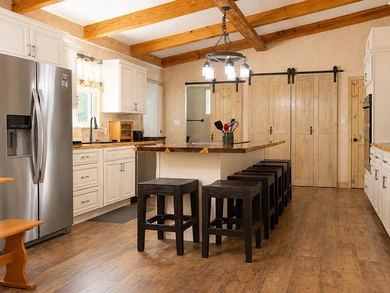 4 Rockcliff Cir — Photo 3