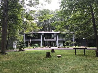 34W364 White Thorn Rd, Wayne, IL 60184