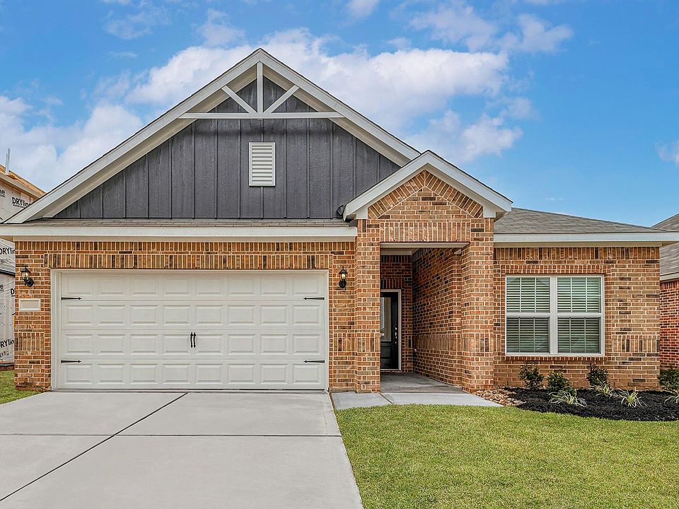 1st image of 404 Mystic Slopes Dr