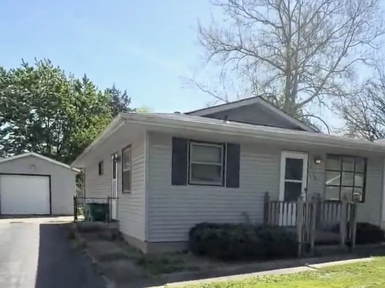 2148 N Church St — Photo 2